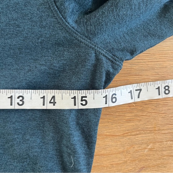 Vuori Halo Essential Half Zip size small - Picture 5 of 6